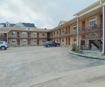 American Inn & Suites