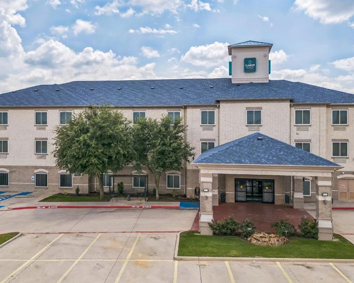 Clarion Inn & Suites Weatherford South