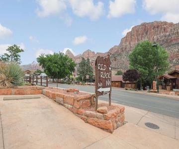 Red Rock Inn Cottages