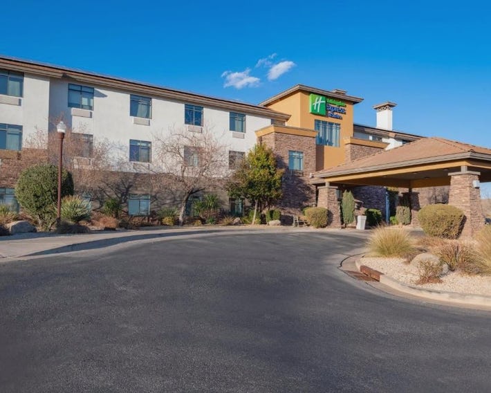 Holiday Inn Express & Suites St George North - Zion