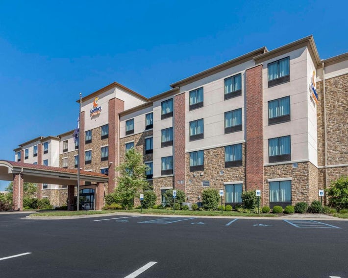 Comfort Suites Bridgeport - Clarksburg