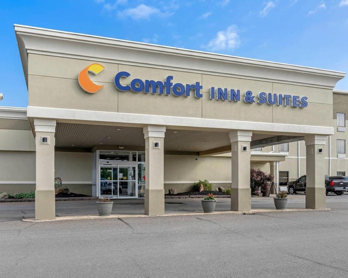 Comfort Inn & Suites Triadelphia - Wheeling