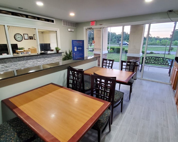 Econo Lodge Inn & Suites Carrollton Smithfield