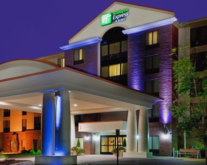 Holiday Inn Express & Suites Chesapeake by IHG