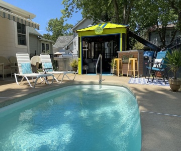 Colonial Beach Plaza Bed & Breakfast