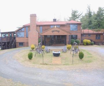 Bent Mountain Lodge Bed And Breakfast
