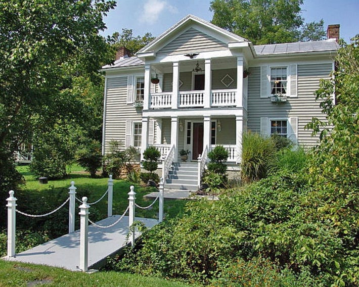 Frog Hollow Bed and Breakfast