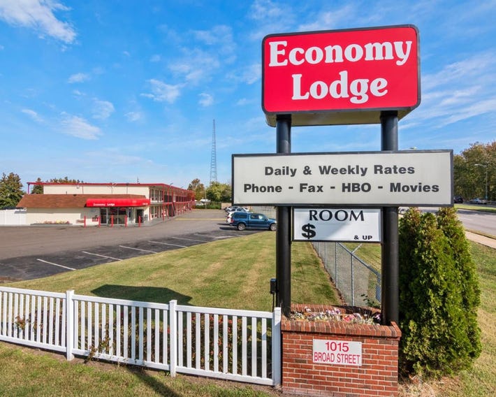 Economy Lodge Portsmouth