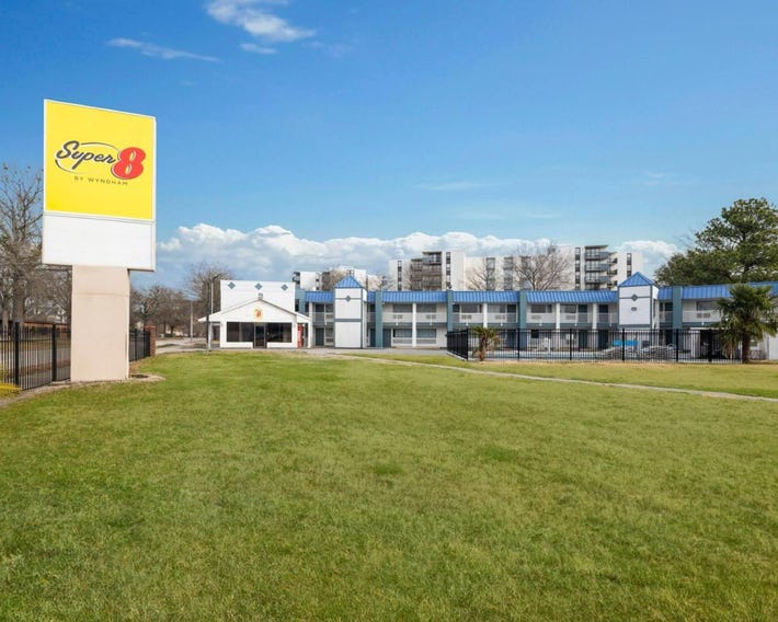 Super 8 by Wyndham Portsmouth Norfolk