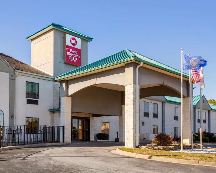 Best Western Plus South Hill Inn