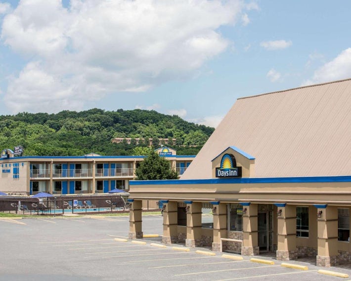 Days Inn by Wyndham Staunton