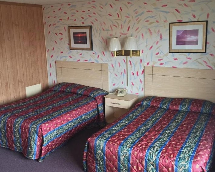 MacThrift Motor Inn