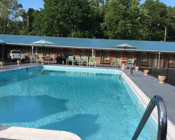 Merrimac Inn & Suites