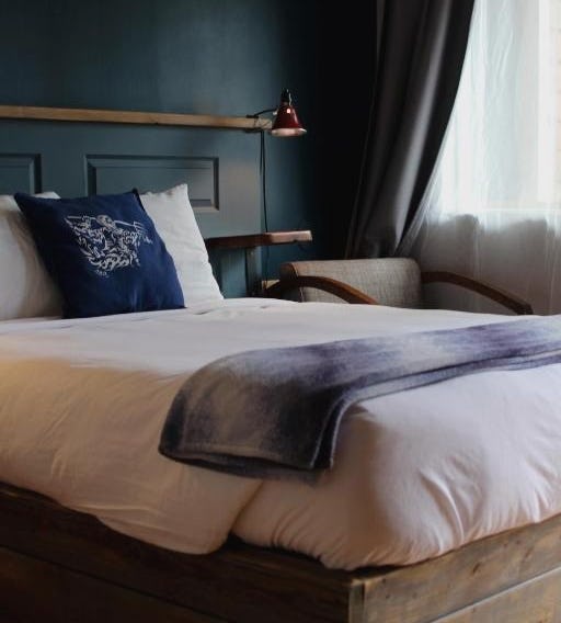 Salt Hotel & Pub