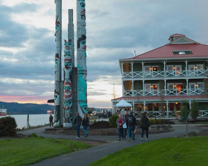 McMenamins Kalama Harbor Lodge