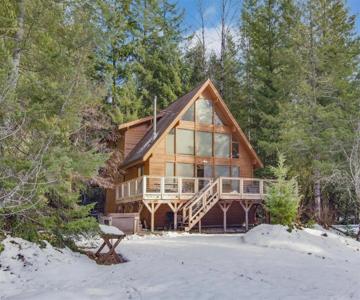 Trails End | Hot Tub, Starlink, Woodstove