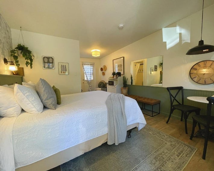 Emerald Valley Inn