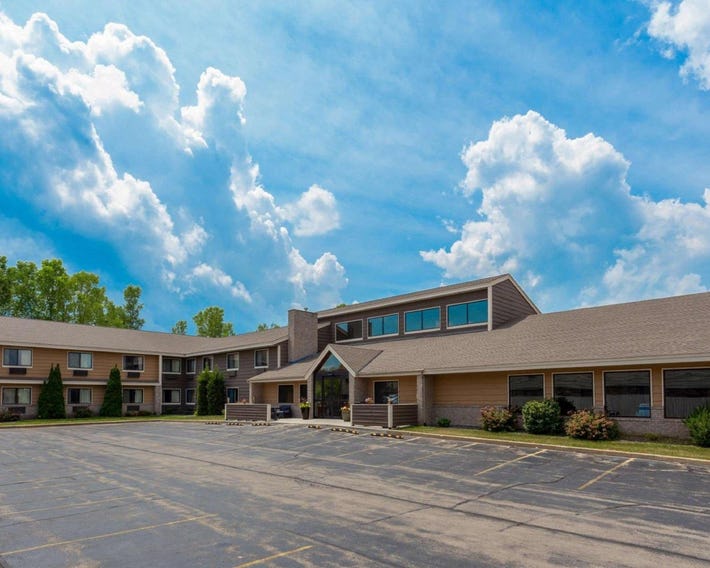 AmericInn by Wyndham Hartford WI