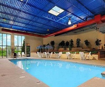 Clarion Hotel Milwaukee Airport