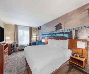 Clarion Pointe Racine - Mount Pleasant