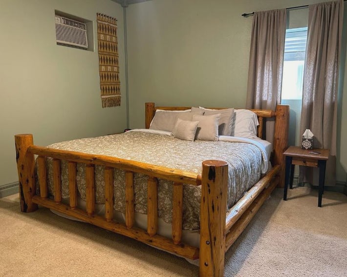Devils Tower Lodge Bed & Breakfast