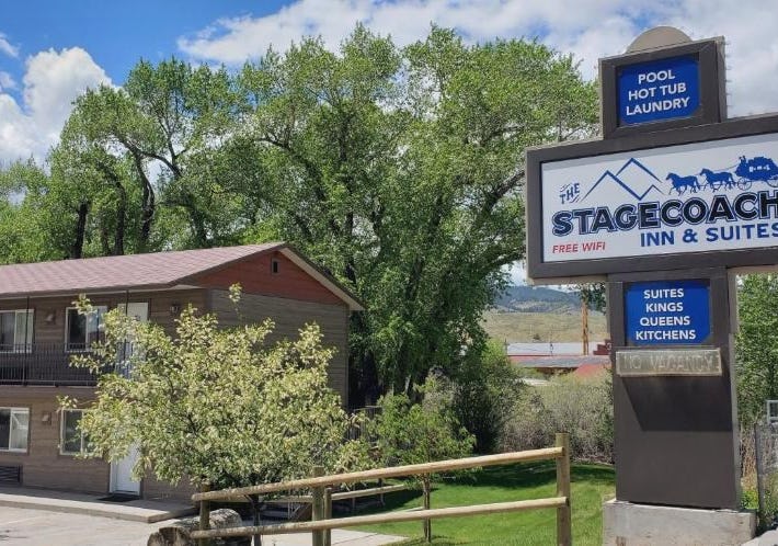 Stagecoach Inn & Suites