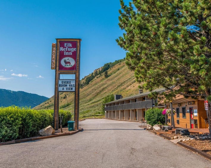 Elk Refuge Inn