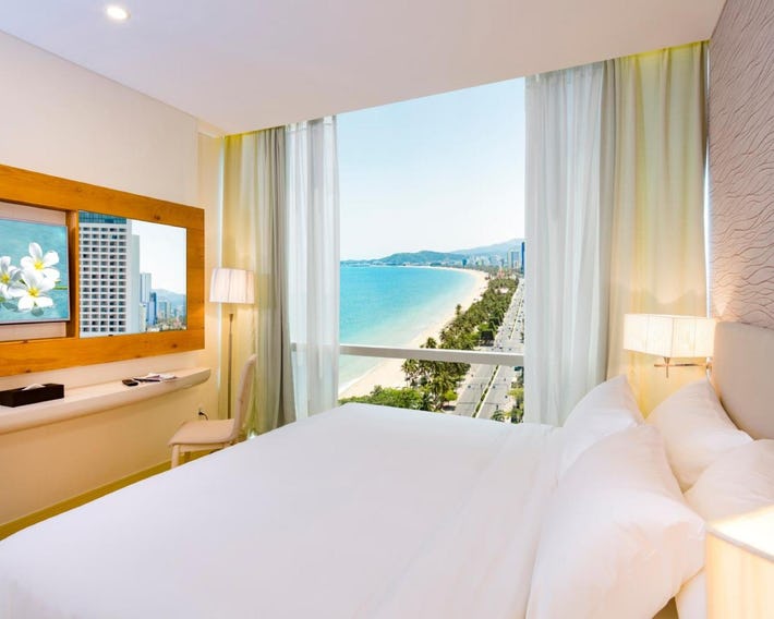 Diamond Bay Hotel
