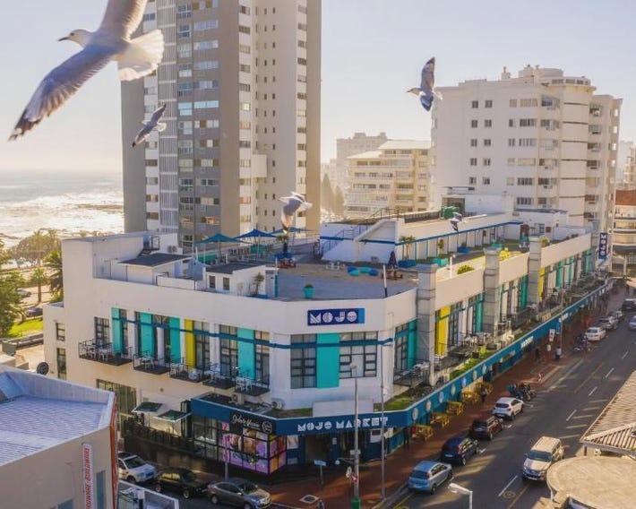 Mojo Hotel & Market