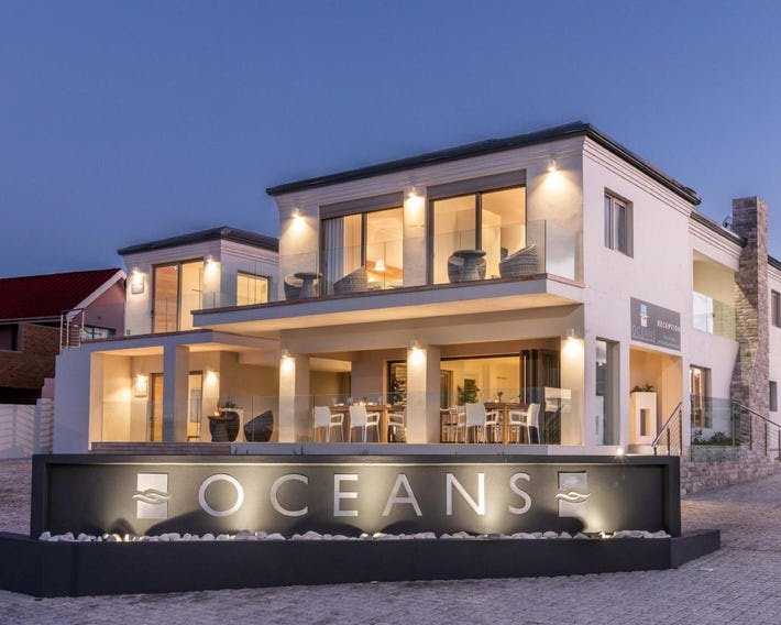 Oceans Guest House & Luxurious Apartments