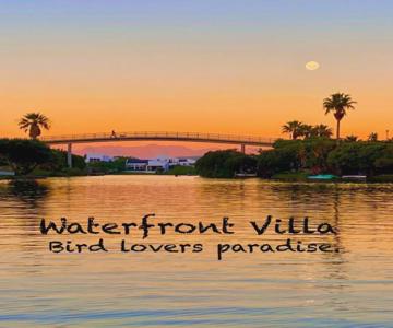 Waters Edge Holiday Home