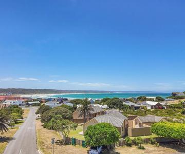 Lieflappie Seaview Stilbaai 400m to the beach