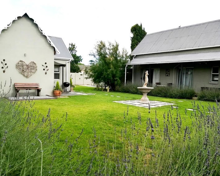 Tranquil House B&B at 1 College Ave