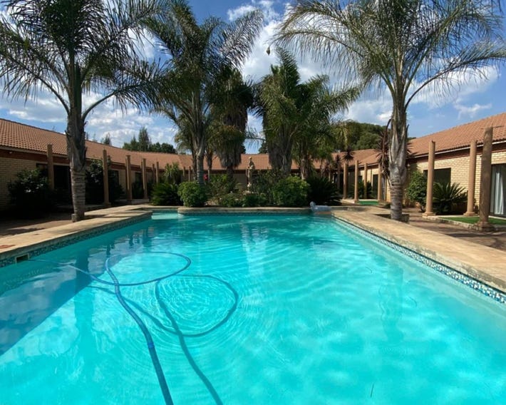 Tamarisk Guest Lodge