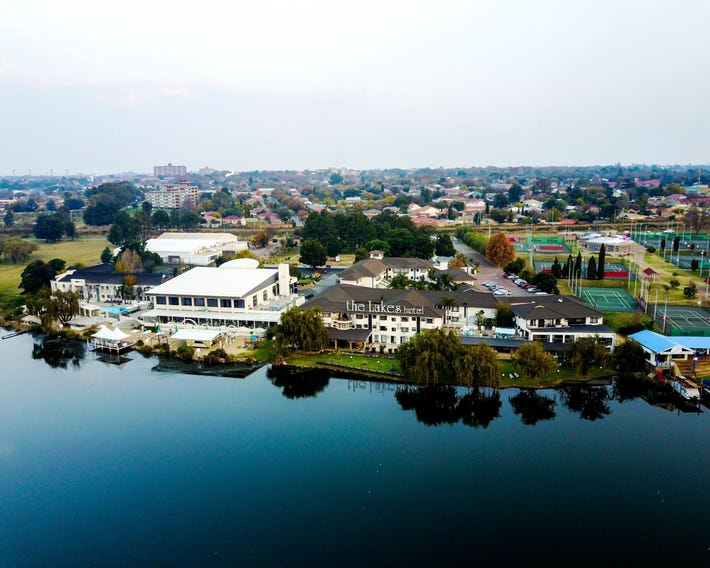 The Lakes Hotel & Conference Centre