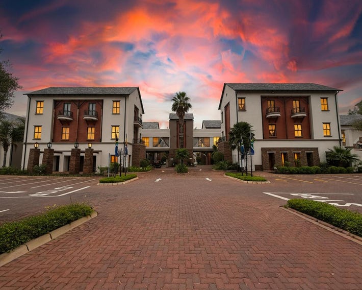 Tayfin Royale Hotel & Conference Centre