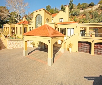 12 On Hillel Guest Manor
