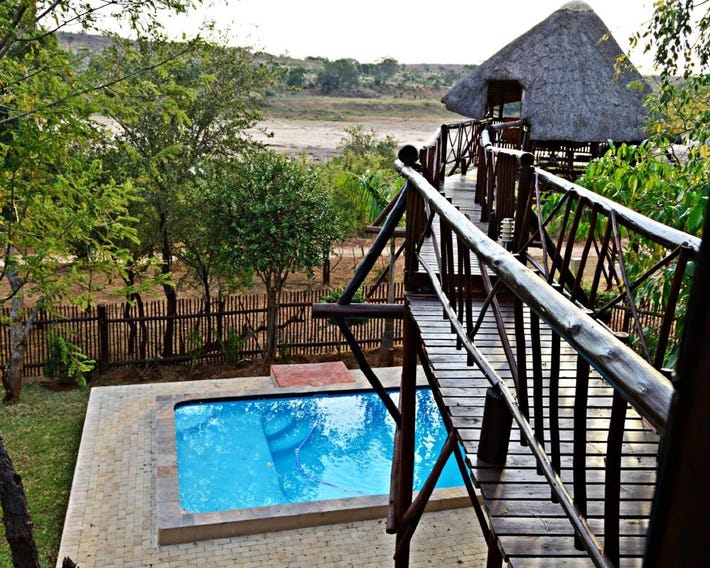 Bona Ngwenya Lodge & Safaris