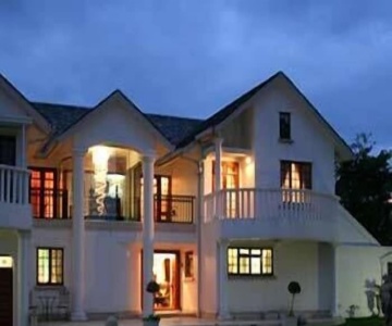 Aristo Manor